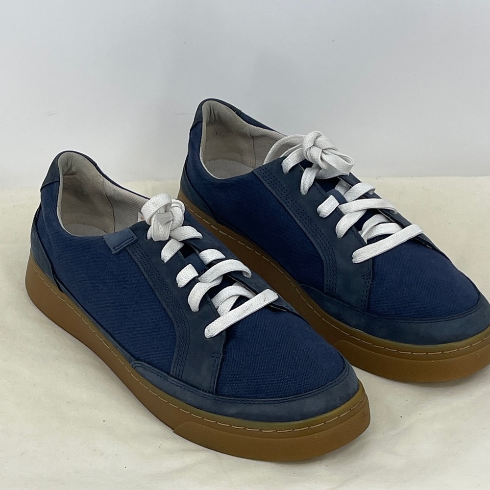 TIMBERLAND EARTHKEEPERS SIZE 11 WOMENS Navy and White Sneakers